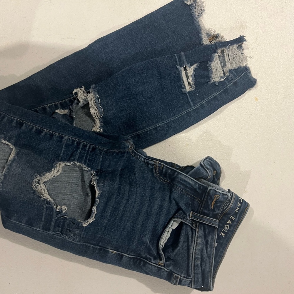 American Eagle Outfitters Women's Distressed Blue Jeans